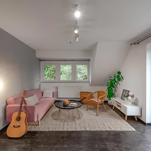 Appartement Das Wiesenhaus: Wohnen Direkt Am Rhein, Keulen